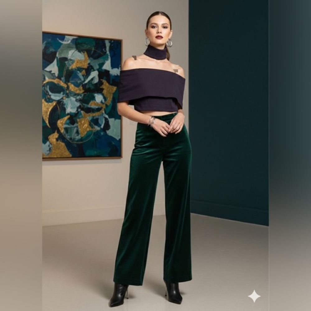 ELLIATT Sophisticated Plum Off-the-Shoulder Crop Top